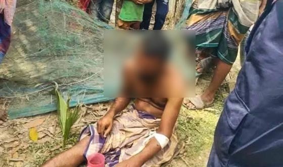 কলাপাড়ায় ইমামকে হাতেনাতে আটক করে পুলিশে দিয়েছে জনতা