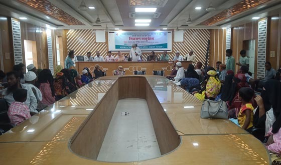 মোল্লাহাটে অসহায়-দুঃস্থদের নগদ অর্থ ও হুইল চেয়ার বিতরণ