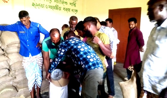 ঈদুল আযহা উপলক্ষে বিশেষ ভিজিএফ চাল বিতরণ