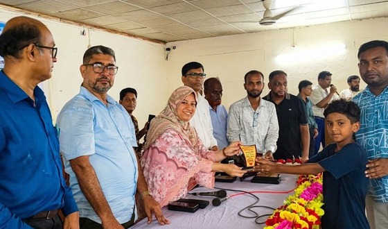 চিতলমারীতে প্রাথমিক শিক্ষা পদক প্রতিযোগীতার পুরুস্কার বিতরণ