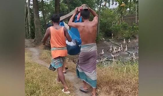 রাস্তার অভাবে চিকিৎসা পেতে দেরি, বৃদ্ধের মৃত্যু