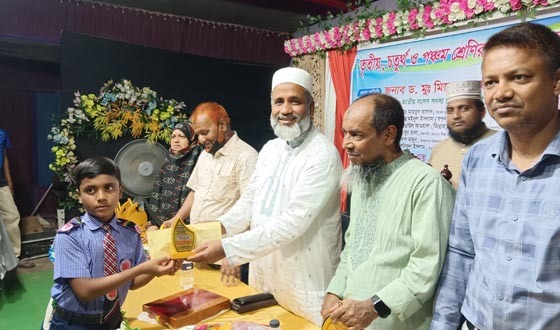 গোমস্তাপুর কৃতি শিক্ষার্থীদের সংবর্ধনা