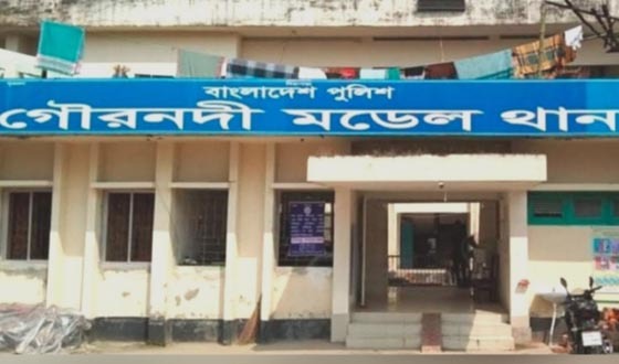 ভাইদের অত্যাচারে পালিয়ে বেড়াচ্ছে বোন, সহযোগিতা কামনা