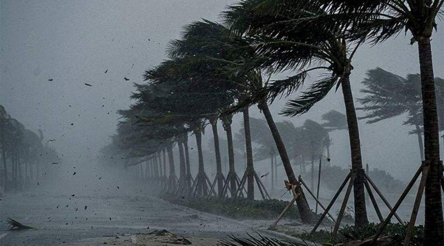 সন্ধ্যার মধ্যে ধেয়ে আসছে ৮০ কিমি বেগে ঝড়, চার জেলায় শঙ্কা
