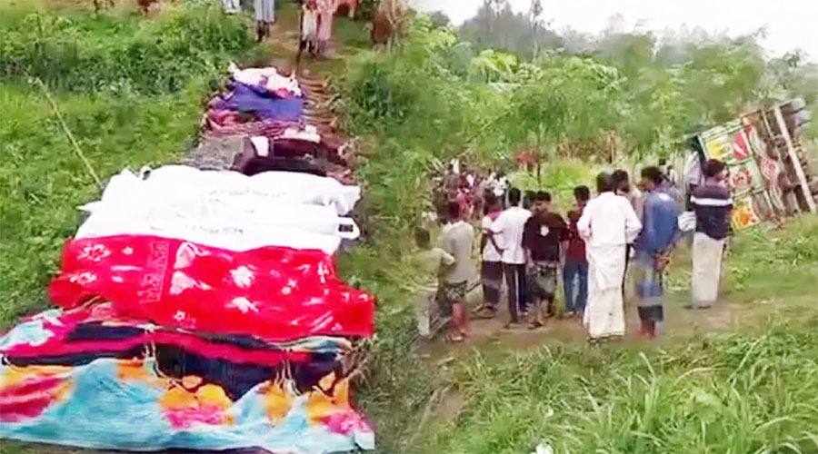 টাঙ্গাইলে রডবোঝাই ট্রাক উল্টে নিহত ১৫: পরিচয় মিলল ১৩ জনের
