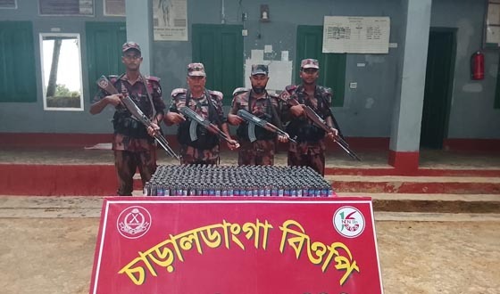 গোমস্তাপুরে ফেন্সিডিল জব্দ
