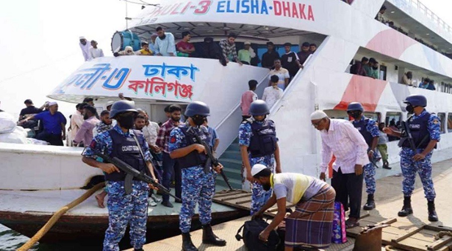 নৌপথে বেপরোয়া অপরাধীরা