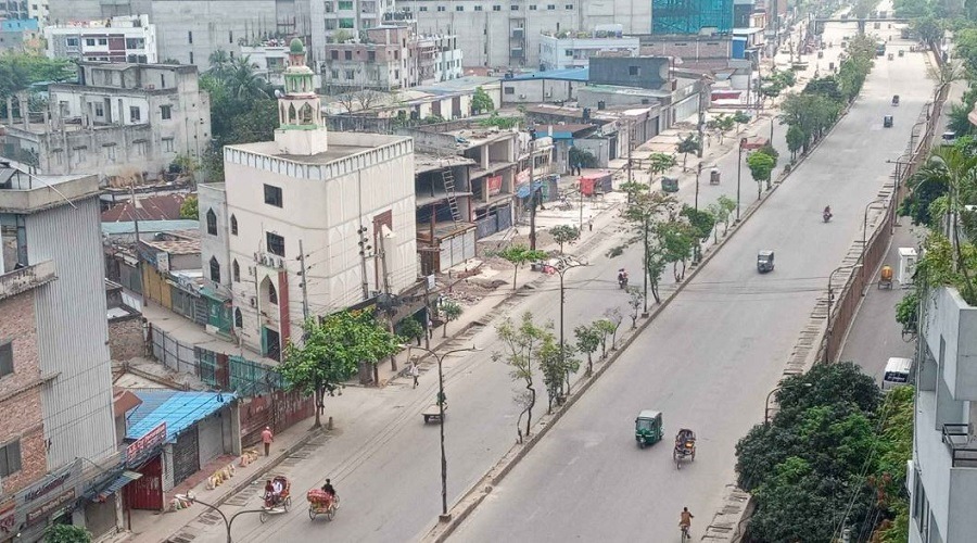 চিরচেনা রূপ হারিয়ে শান্ত ঢাকা