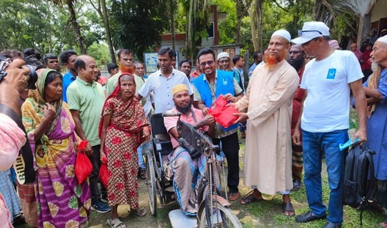 আমতলীতে ইসলামিক রিলিফ'র কুরবানীর মাংশ বিতরণ