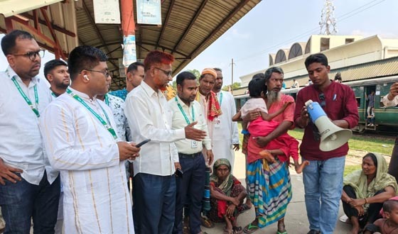 জামালপুরে অসহায়দেরমাঝে খাবার বিতরণ