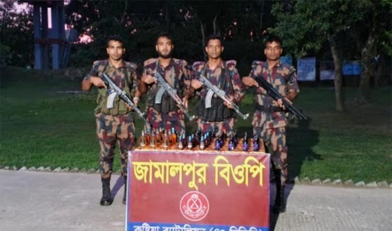 দৌলতপুরে সীমান্তে মাদকদ্রব্য উদ্ধার