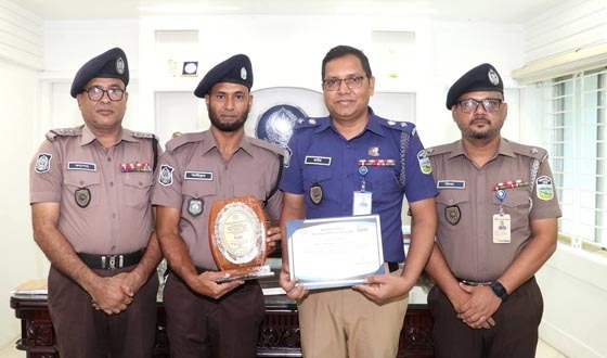 শেরপুরে ছয় পুলিশ সদস্যের সন্তানরা  পেলেন পুলিশ মেধা বৃত্তি