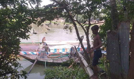নিকলীতে অবাধে চলছে পুকুর ভরাট, প্রশাসন নীরব
