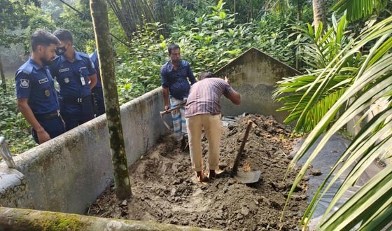 ২৬ মাস পর কবর থেকে তোলা হলো সেলিম খান ও শান্ত খানের লাশ