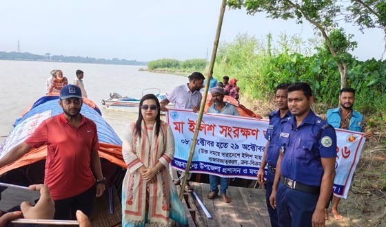 মা ইলিশ রক্ষায় বাবুগঞ্জের তিন নদীতে প্রথম দিনেই অভিযান