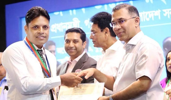 কয়রার সেরাজুল ইসলাম জাতীয় পর্যায়ে সেরা গুণী শিক্ষক