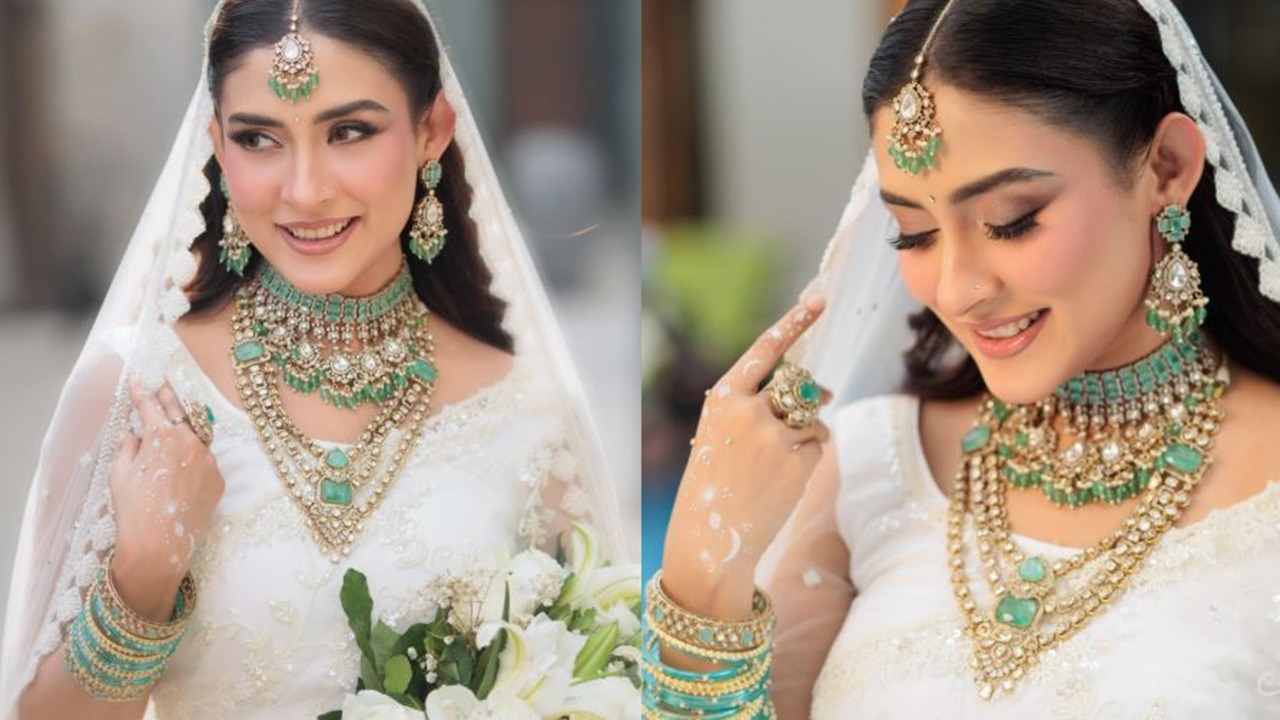 সাদা শাড়িতে স্নিগ্ধ ছড়ালেন মেহজাবীন