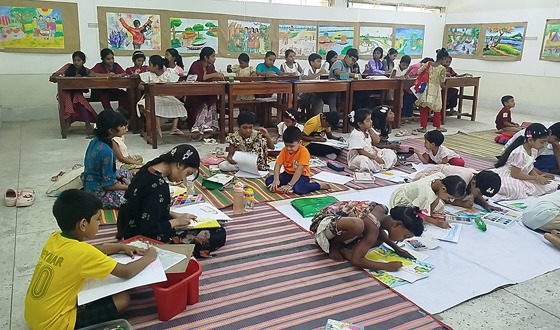 নড়াইলে শিশু-কিশোরদের চিত্রাঙ্কন প্রতিযোগিতা