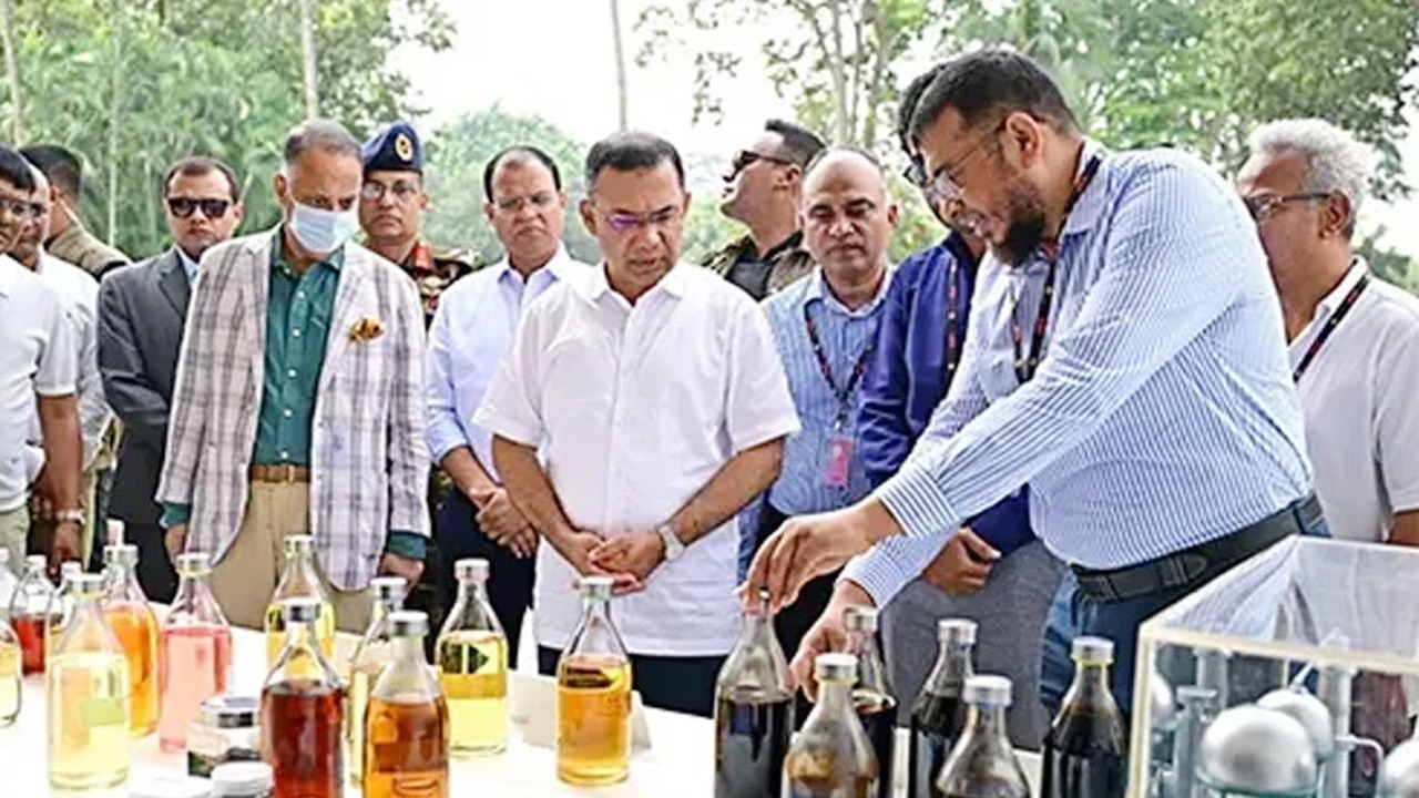 বর্জ্য থেকে জ্বালানি তেল উৎপাদনের প্রকল্প বাস্তবায়নের আশ্বাস দিলেন প্রধানমন্ত্রী