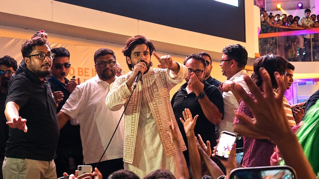 জমকালো আয়োজনে পাবনায় সেইলর আউটলেটের উদ্বোধন করলেন চিত্রনায়ক সিয়াম
