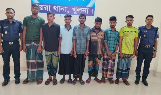 কয়রায় পুলিশের অভিযানে ৬ জুয়াড়ি আটক