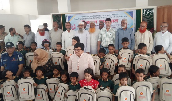 নজরুলবর্ষ উদযাপন, শিক্ষাউপকরণ-পুরস্কার-অর্থ-ঢেউটিন বিতরণ