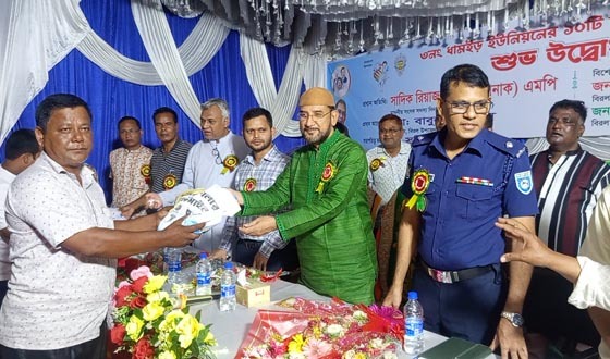 বিরলের সার্বজনীন দুর্গাপূজা মন্ডপে শারদীয় উৎসবের উদ্বোধন
