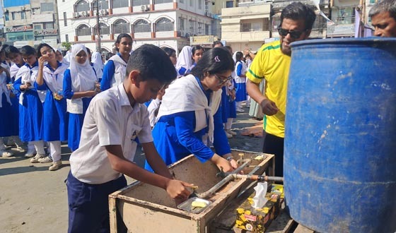 হাত পরিষ্কারের পাশাপাশি পরিচ্ছন্ন পরিবেশের দীপ্ত শপথ শিক্ষার্থীদের