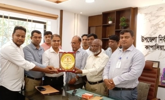 কাপাসিয়ার বিদায়ী এসিল্যান্ড নাহিদুল হককে প্রেসক্লাবের বিদায়ী সংবর্ধনা