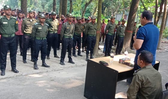 তারাগঞ্জে দুর্গাপূজা উপলক্ষে আনসার-ভিডিপির ব্রিফিং প্যারেড