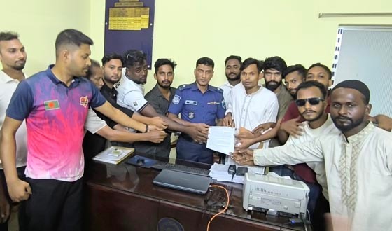 আমির হামজার মাহফিল, রাজনৈতিক বক্তব্য বন্ধে প্রশাসনকে স্মারকলিপি