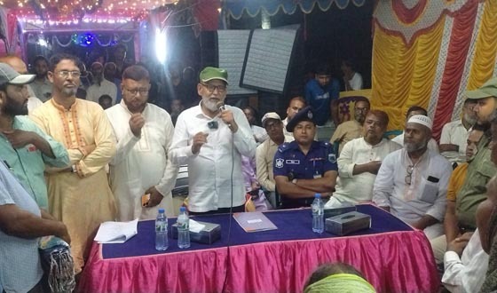 পোরশায় বিভিন্ন পূজামন্ডপ পরিদর্শন করলেন সংসদ সদস্য মোস্তাফিজুর রহমান