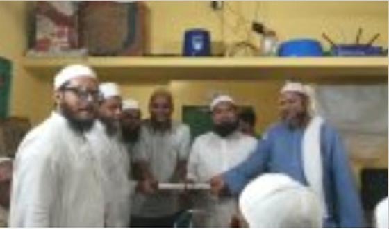 দিঘলিয়ায় কাজলিপাড়া যুব সমাজ কল্যাণ উদয়ন সংঘের উদ্যোগে উপহার বিতরণ