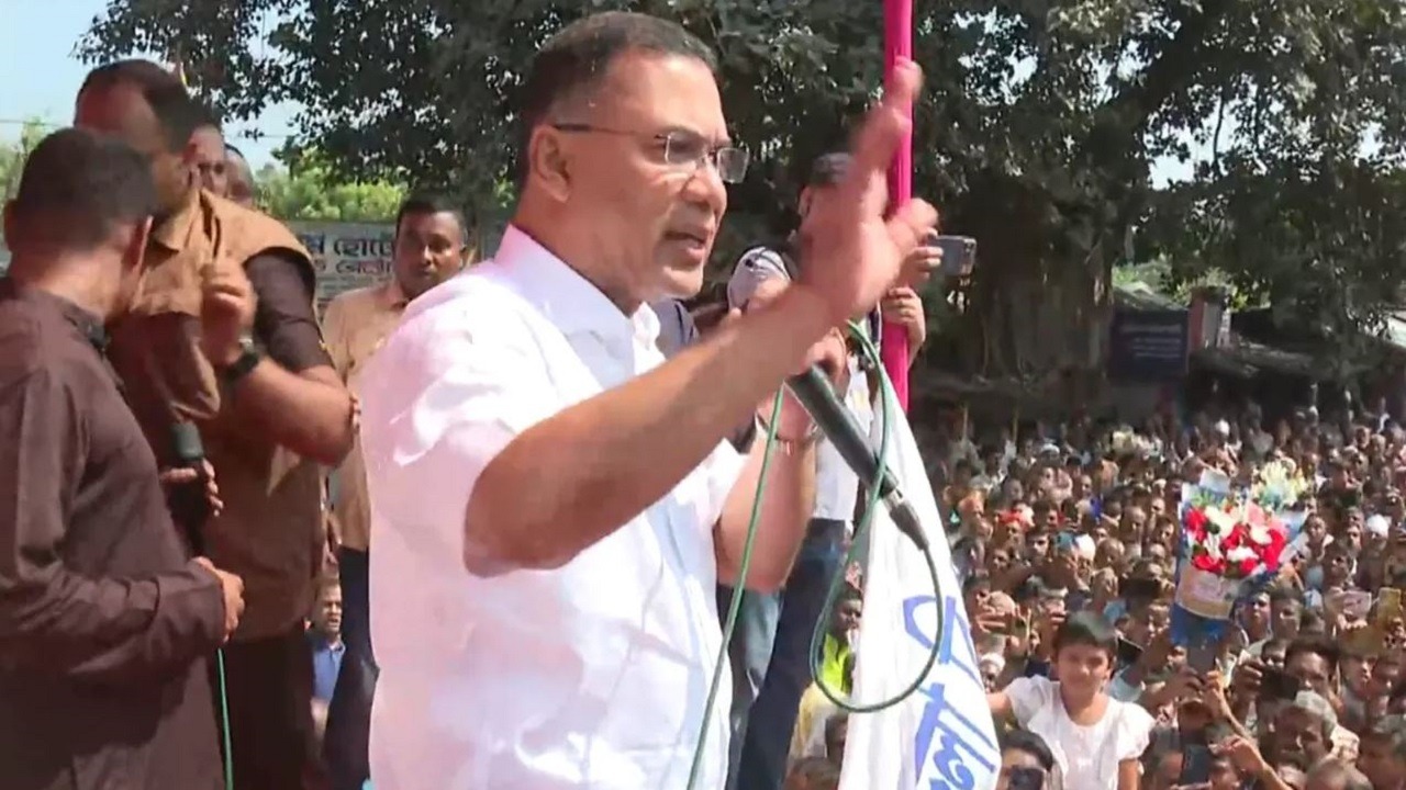 রংপুরে পৌঁছেছেন প্রধানমন্ত্রী