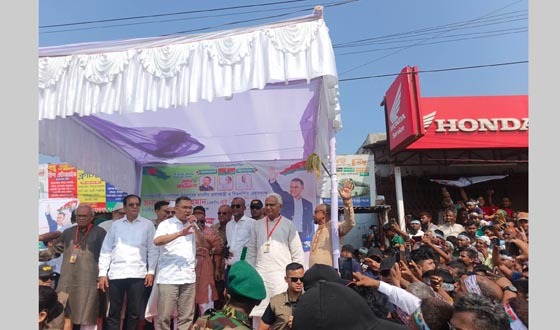 আসুন ঐক্যবদ্ধভাবে দেশকে এগিয়ে নিয়ে যাই’ তারাগঞ্জে প্রধানমন্ত্রী তারেক রহমান