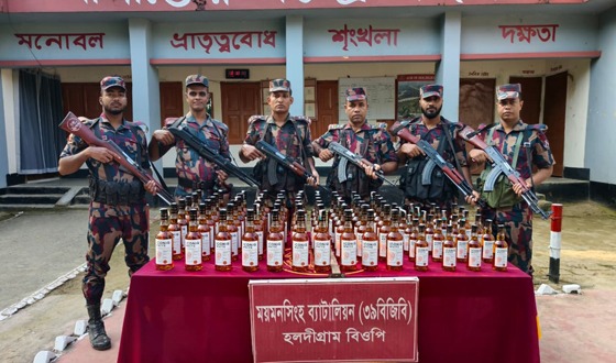 ঝিনাইগাতী  সীমান্তে ভারতীয় মদ জব্দ