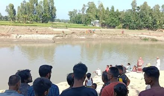চারজন গোসলে নেমে গাইবান্ধার ঘাঘট নদীতে এক জন নিখোঁজ