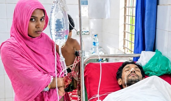 পোষা গোখরার কামড়ে লড়ছেন কাঠমিস্ত্রি ইকবাল, দেওয়া হয়েছে ২০ ভায়াল অ্যান্টিভেনম