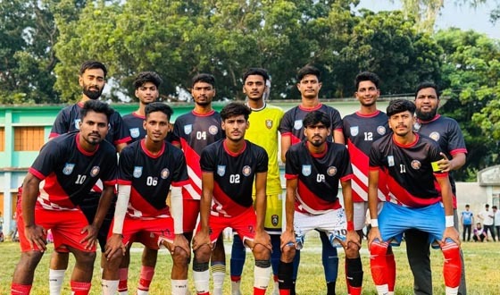 লোহাগড়ায় ৮ দলীয় ফুটবল টুর্নামেন্টের ফাইনাল খেলা অনুষ্ঠিত