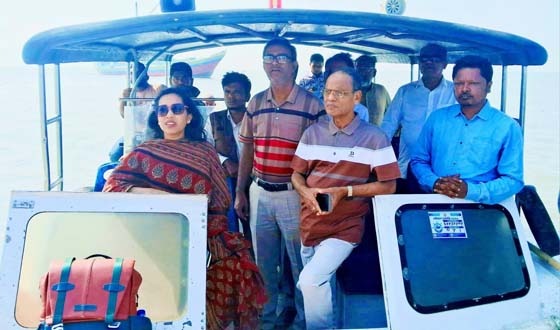 সংসদ সদস্যের নেতৃত্বে মা ইলিশ রক্ষার অভিযানে ৫ জেলে আটক, জাল জব্দ