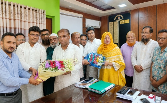 বাগমারায় ইউএনও ও এসিল্যান্ডকে ভবানীগঞ্জ দলিল লেখক সমিতির শুভেচ্ছা