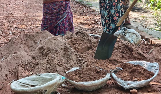কোটি টাকা ব্যয়ের রাস্তায় নিম্নমানের সামগ্রী ব্যবহারের অভিযোগ