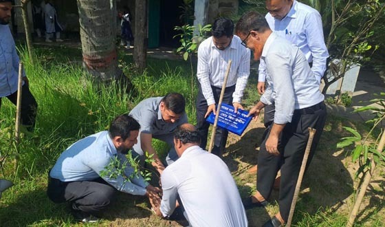 হাটহাজারী পার্বতী মডেল সরকারি উচ্চ বিদ্যালয় পরিদর্শন ও বৃক্ষ রোপণ