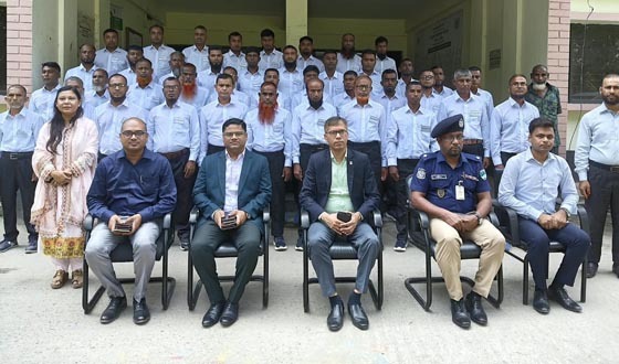 লোহাগড়ায় পল্লী সঞ্চয় ব্যাংকের সমিতির ১৫ জন সদস্যদের চেক বিতরণ