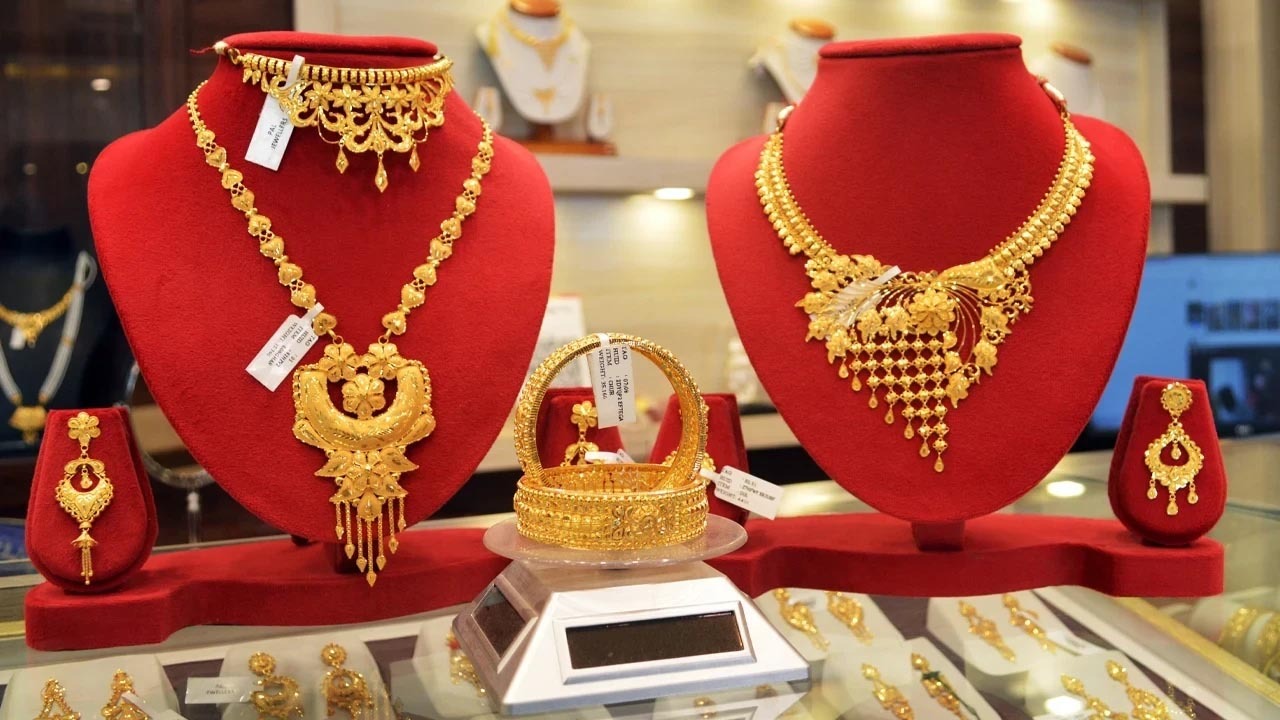 চার দফা কমার পর ভরিতে ২,২১৬ টাকা বাড়ল স্বর্ণের দাম
