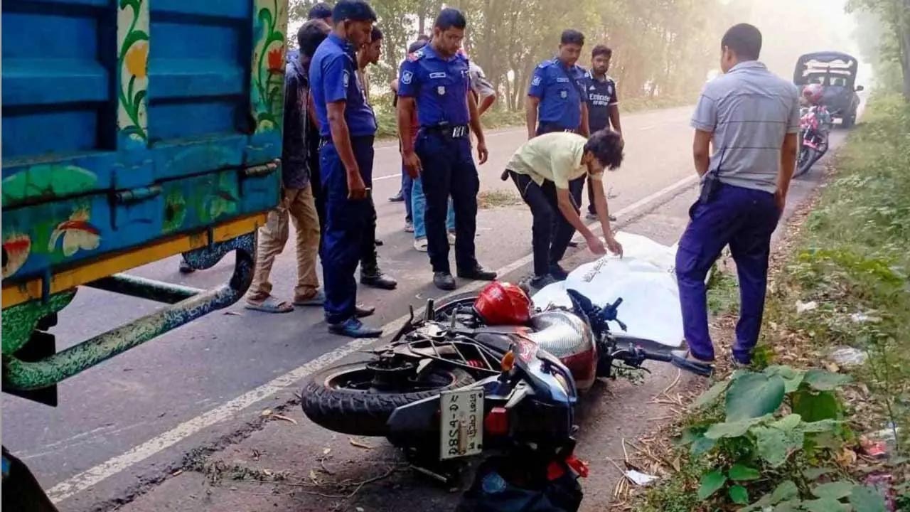 মোটরসাইকেল দুর্ঘটনায় দেশে উদ্বেগজনক হারে বাড়ছে প্রাণহানী ও পঙ্গুত্বের সংখ্যা
