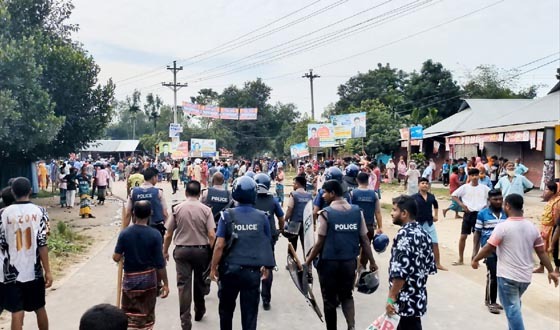 শেরপুরে দুই গ্রামবাসীর মধ্যে সংঘর্ষ, সড়ক অবরোধ