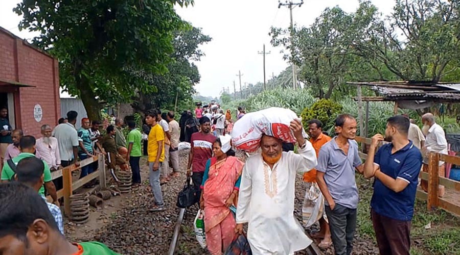 একই দিনে রেললাইনে ত্রুটি, কয়েক ঘণ্টার ব্যবধানে আবারও ট্রেন লাইনচ্যুত