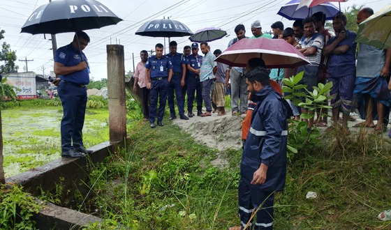 সাতক্ষীরায় মহাসড়কের পাশ থেকে নারীর লাশ উদ্ধার