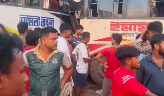 ময়মনসিংহে যাত্রীবাহী দুই বাসের সংঘর্ষে নিহত ৩, আহত ৮